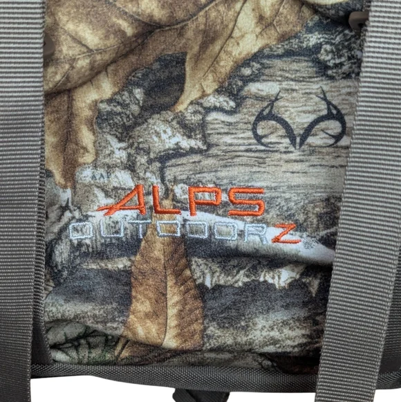ALPS OutdoorZ Little Bear Hunting Lumbar Pack RT Edge Camo w/ Harness Used Once - Picture 8 of 16